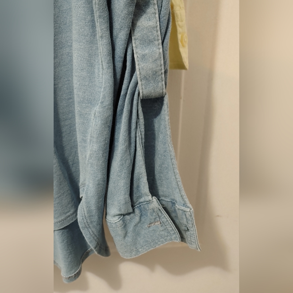 2 shirt bundle. Size medium - Picture 7 of 9